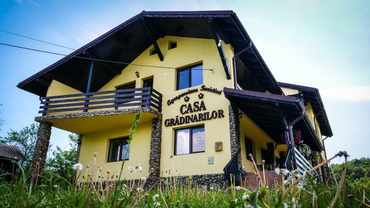 Pensiunea Gradinarilor Cu Ciubar Si Statie De Incarcare Electrica Auto Comanesti  エクステリア 写真
